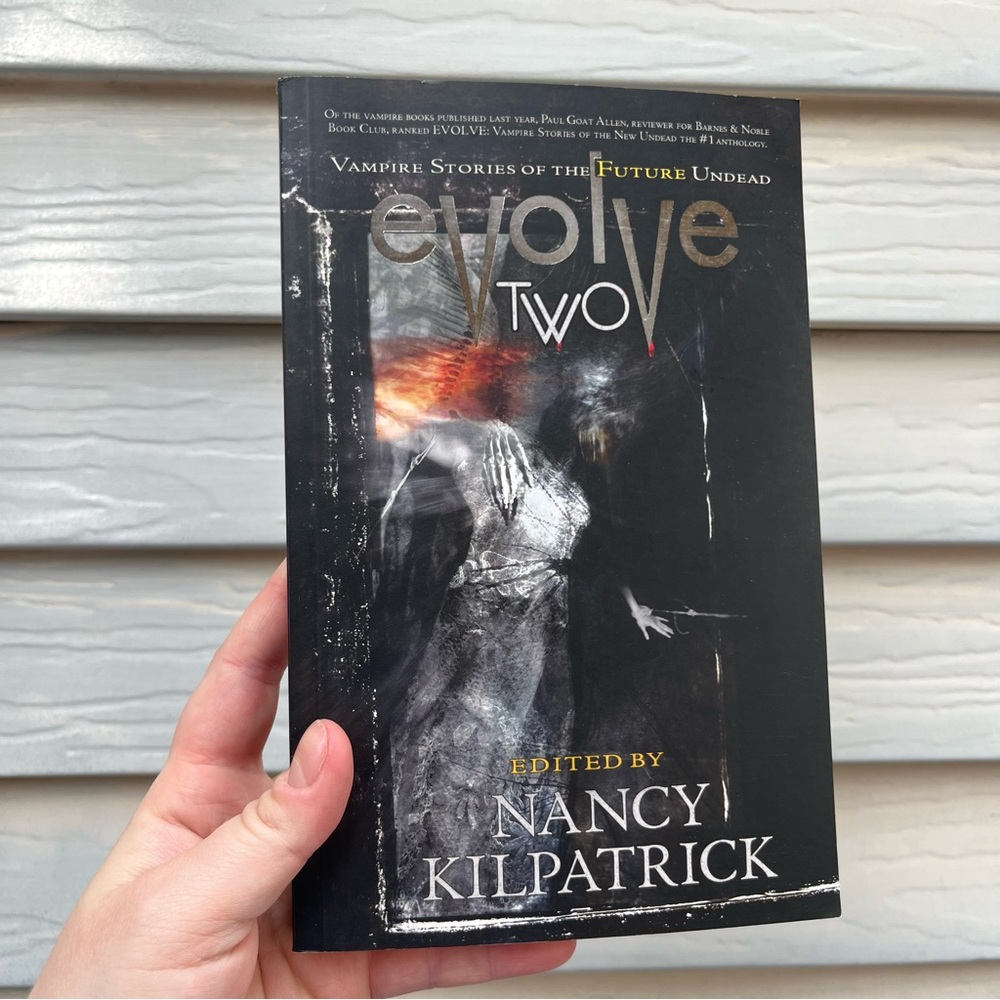 📚 FREE ADD ON BOOK 📚 Evolve Two edited by Nancy Kilpatrick | Vampire Book